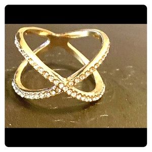 A Ring! A Gorgeous Ring!